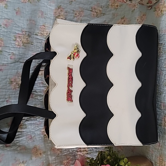 Betsey Johnson Handbags - Betsey Johnson pre-love purse